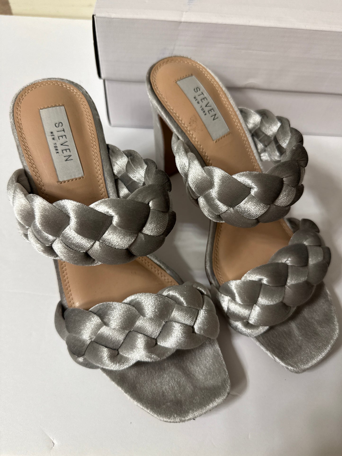 Seller #216, Women’s Steven New York silver shoes, sz 8 EUC
