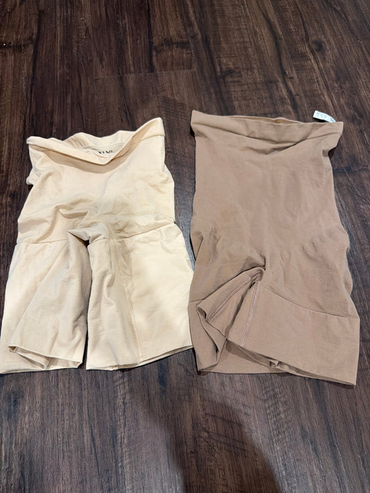 #107 nwot Womens medium Spanx shapewear