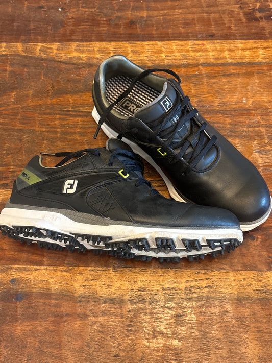#182 size 7 Footjoy golf spikes