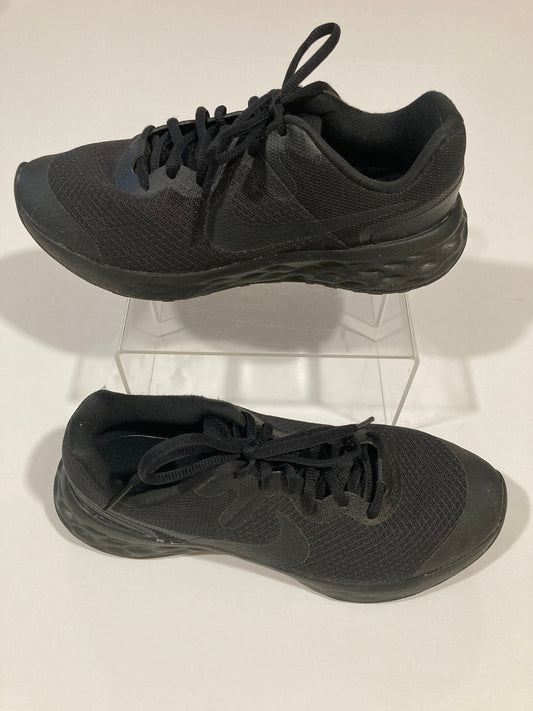 #119-REDUCED-Nike sneakers big kid size 5Y