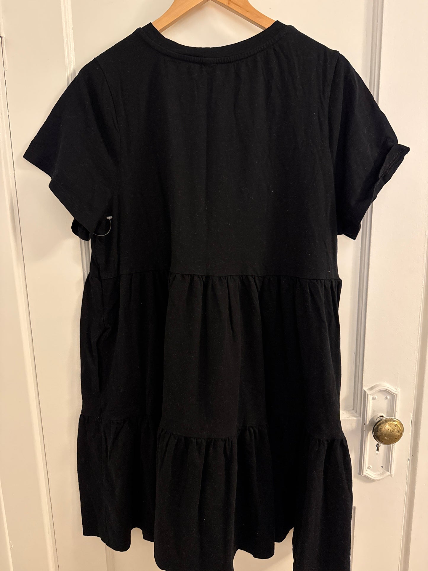 #152 - Old Navy Tiered Dress Short Black XL