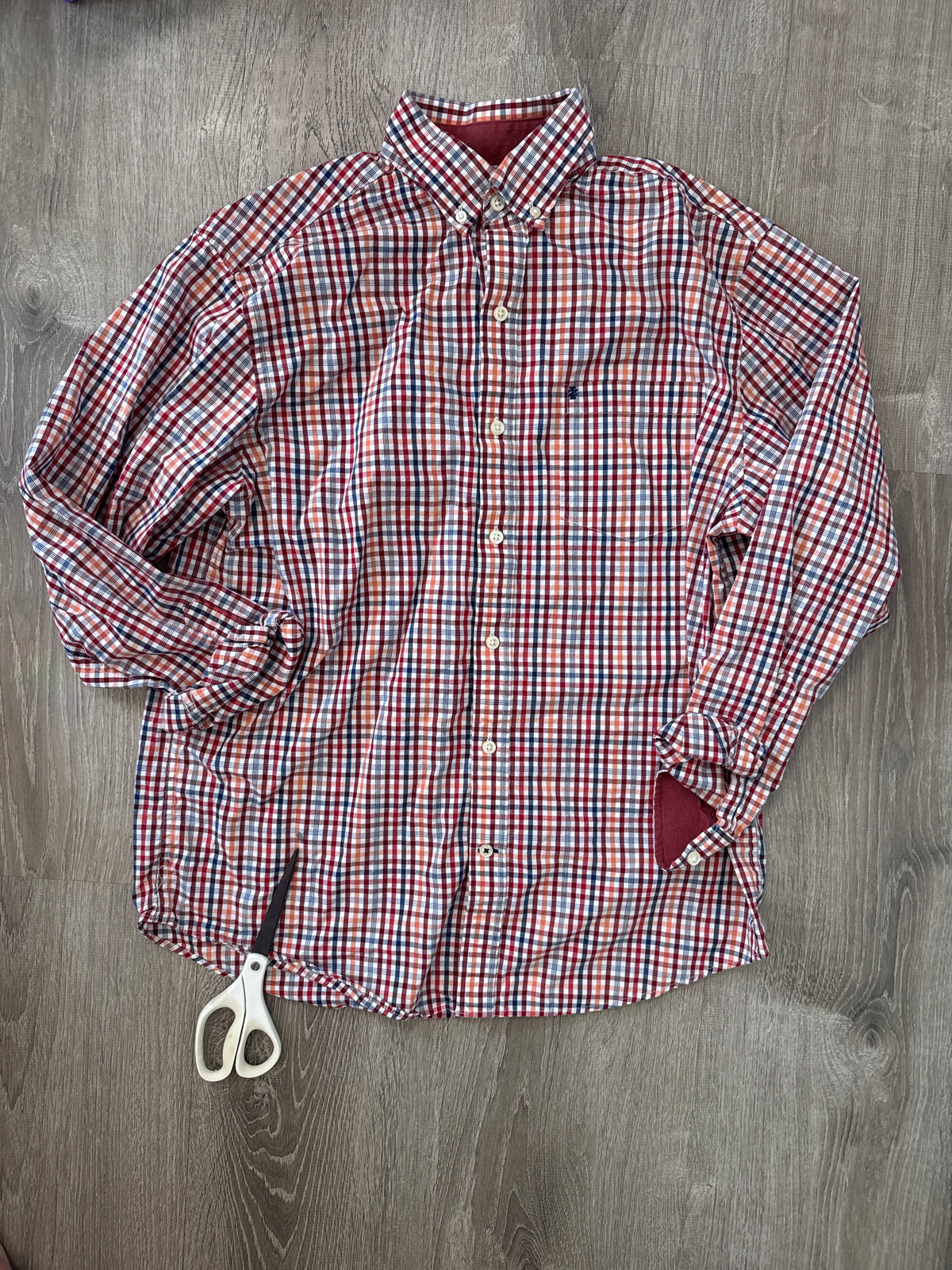 #149 Men’s M Izod button down