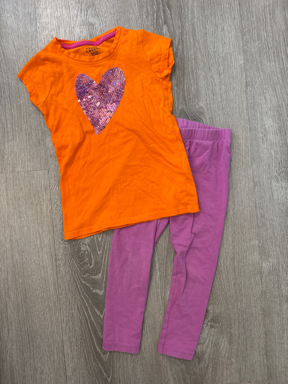 #149 Girls 4 orange heart shirt and coordinating leggingd