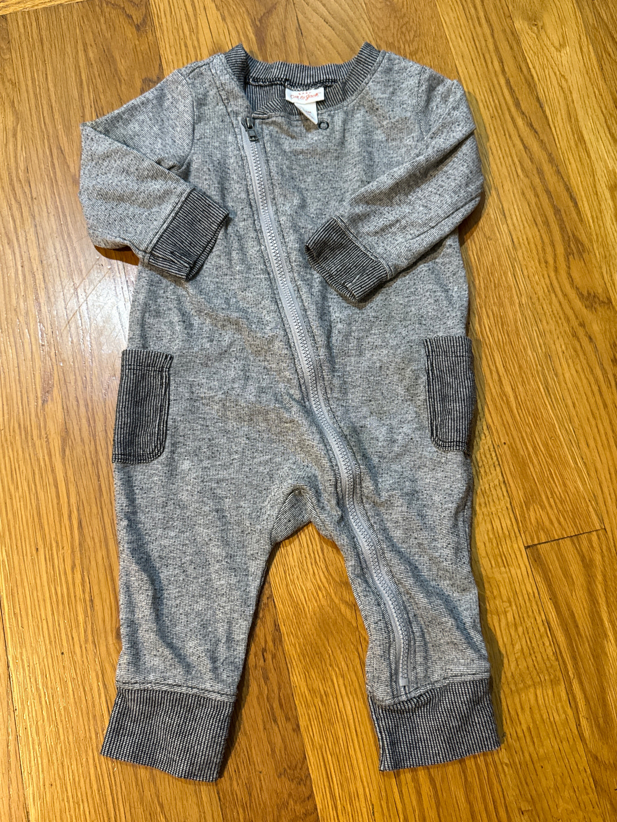 Seller # 152 - Cat & Jack boys size 3-6 months grey ourfit