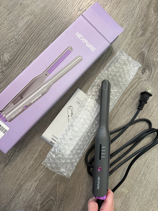 #149 Nexpure flat iron New