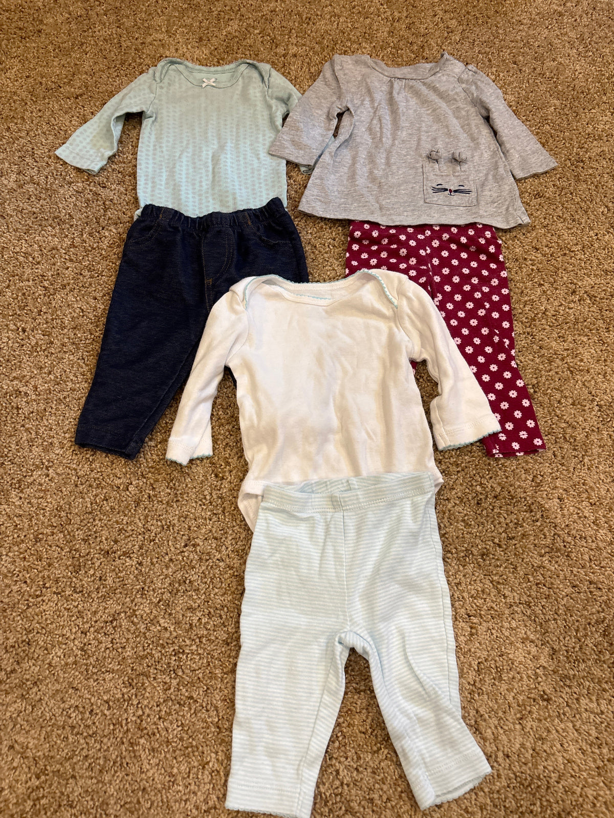 #47, girls 3mo Carter’s bundle