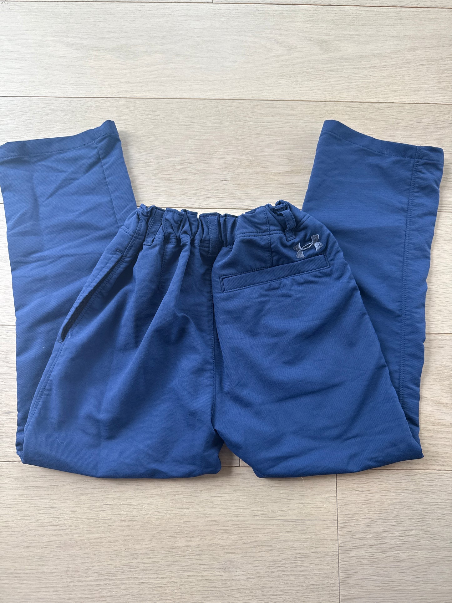 Seller #216 Boys Under Armour navy golf pants, sz 4, EUC