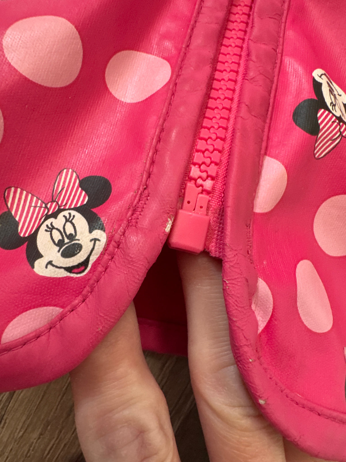 #149 Girls 2 Disney Minnie Mouse rain jacket