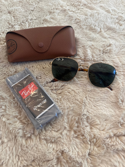 Seller 108 RayBan RB 3688 Arista Style! EUC- almost brand new. Didn’t wear much!