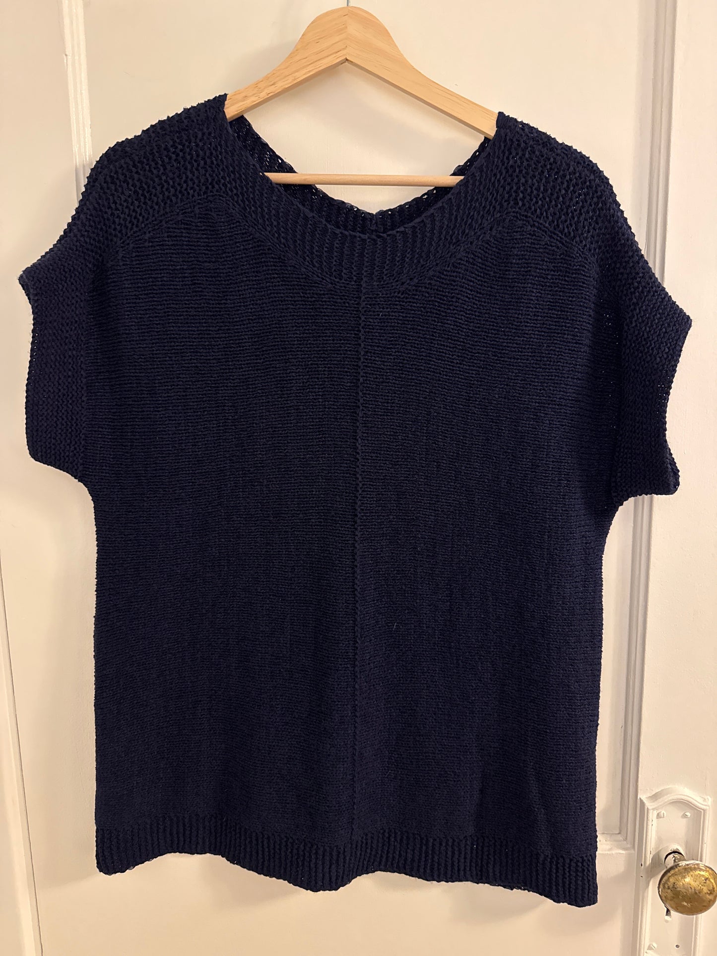 #152 - PRICE REDUCED Macy's - Cable & Gauge Chunky Knit Sleeveless Sweater Navy Blue L