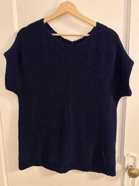 #152 - PRICE REDUCED Macy's - Cable & Gauge Chunky Knit Sleeveless Sweater Navy Blue L