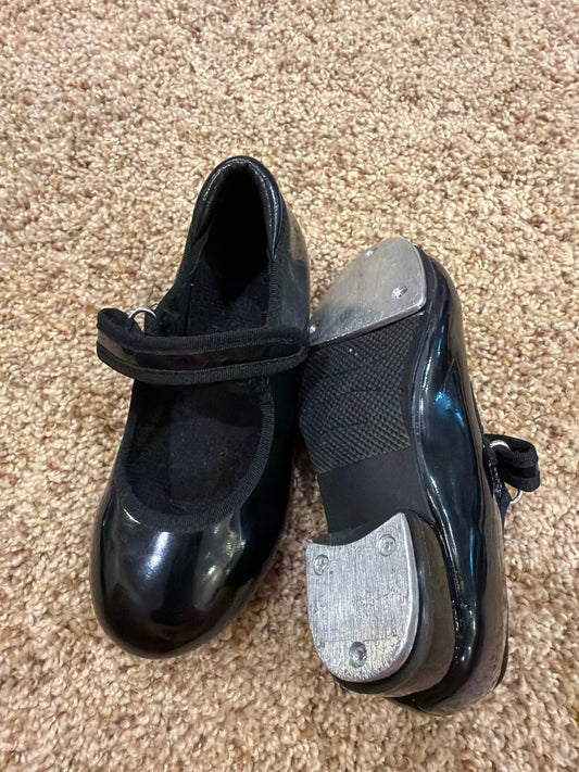#47, Girls tap shoes. Size 9.5