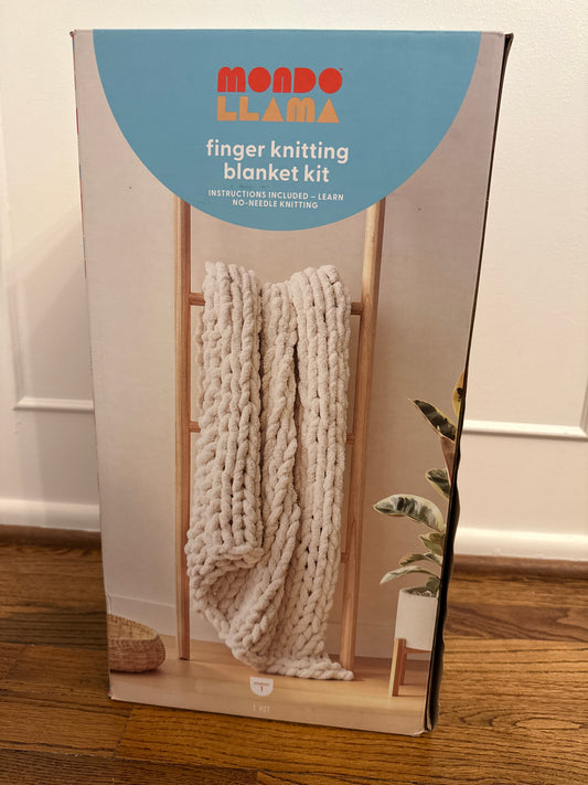 #64 Brand New Mondo Llama finger Knit Blanket Kit (was $35)