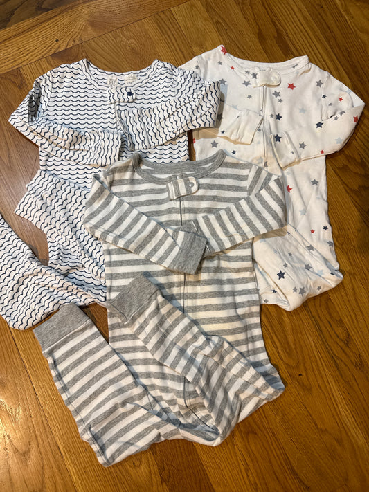 Seller # 152 - set of 3 Baby Gap size 18-24 months footless pajamas