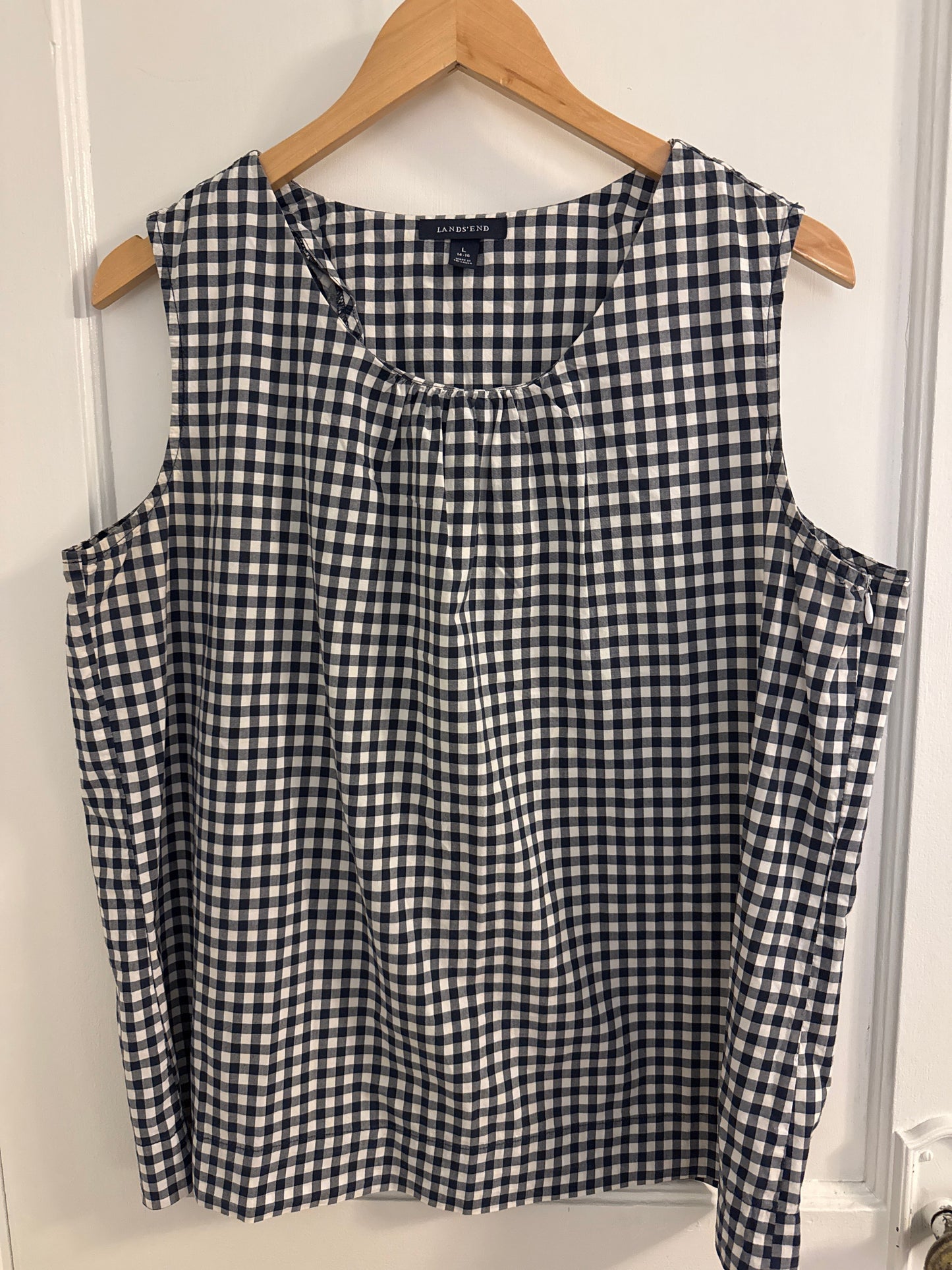 #152 - PRICE REDUCED Lands End Gingham Shirt Sleeveless Blue/ White L