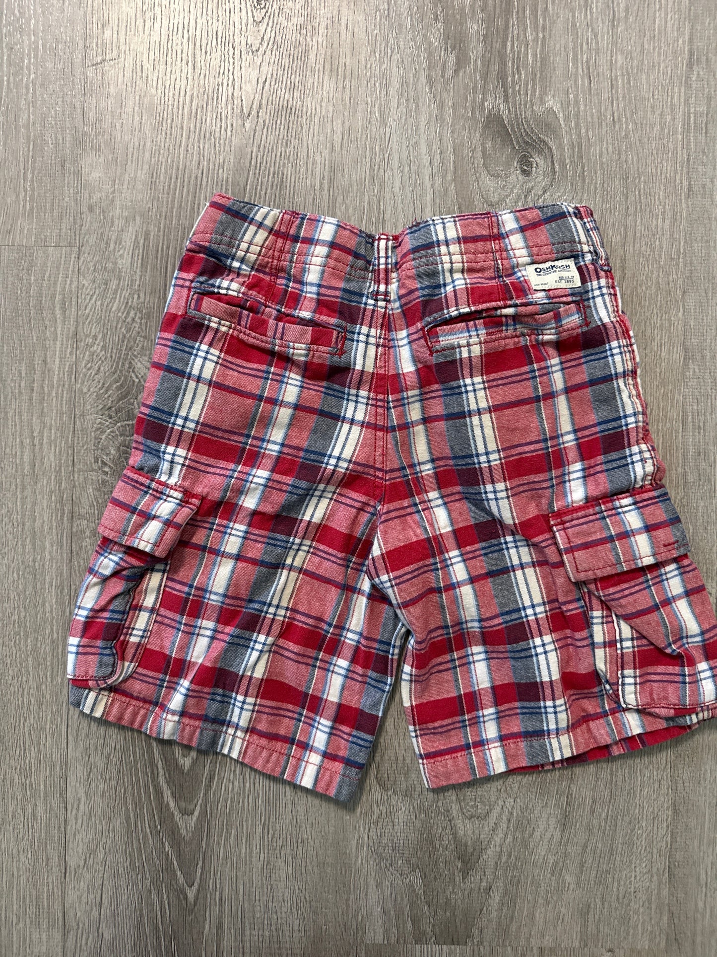 #149 reduced Boys Oshkosh size 6 red and navy plaid cargo shorts