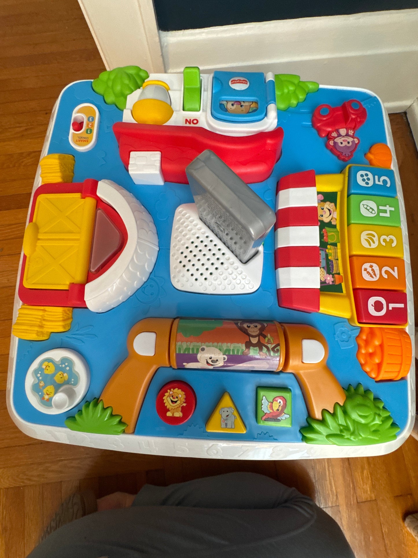 Seller #127 Fisher-Price Laugh & Learn Table