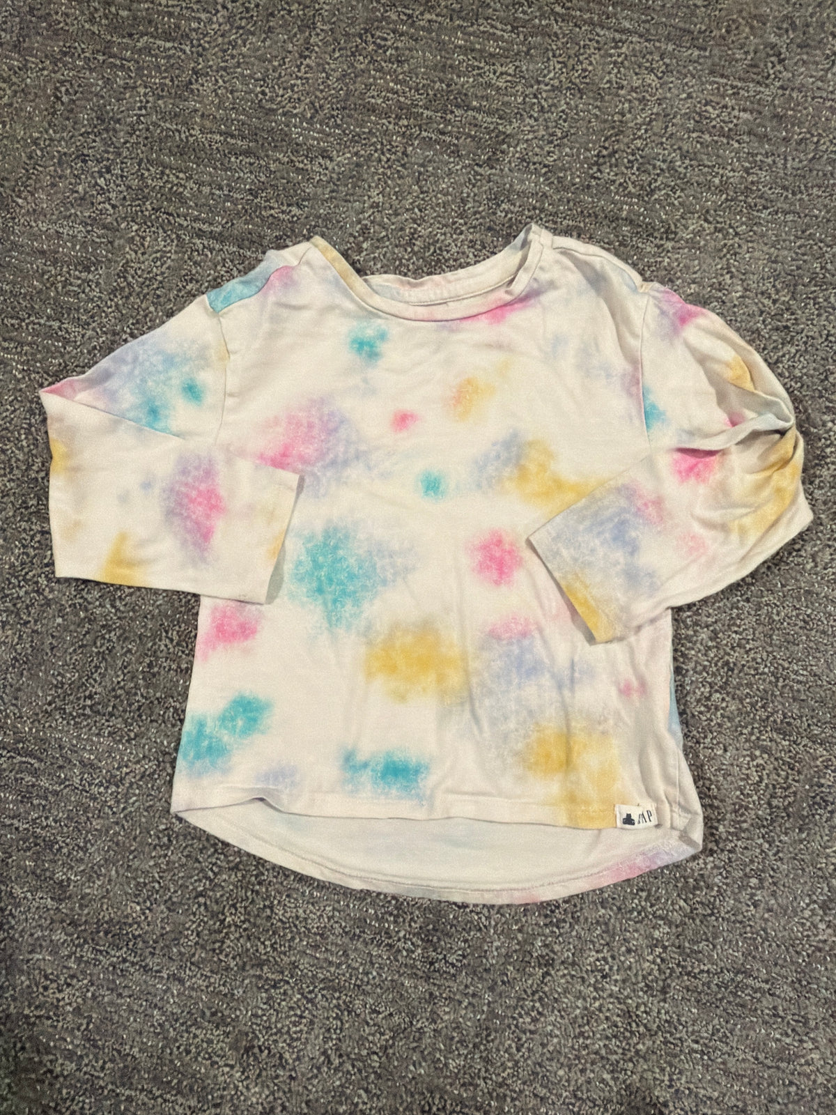 #133 Gap girls long sleeve tee size 4
