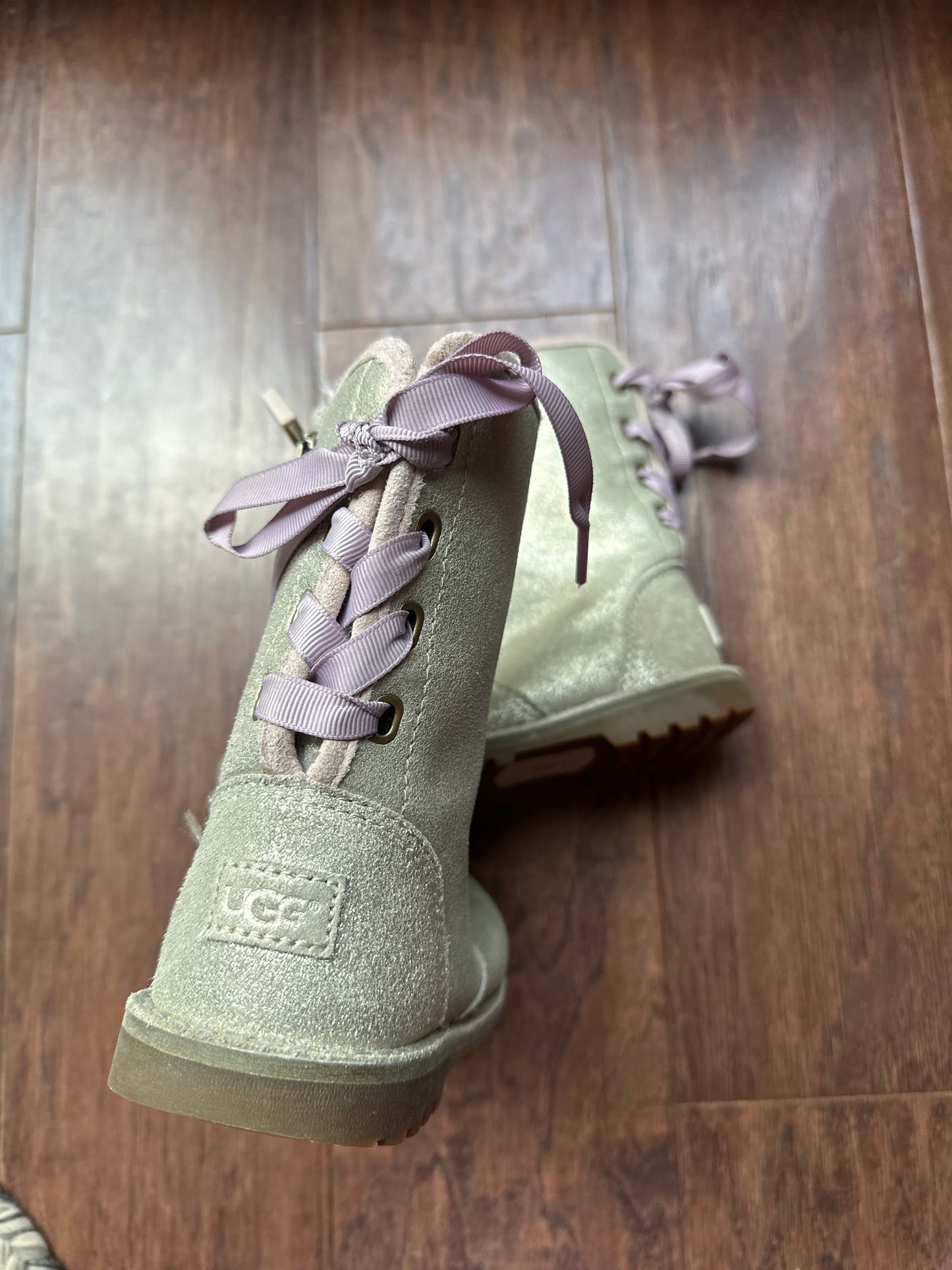 73b UGG Sz 10