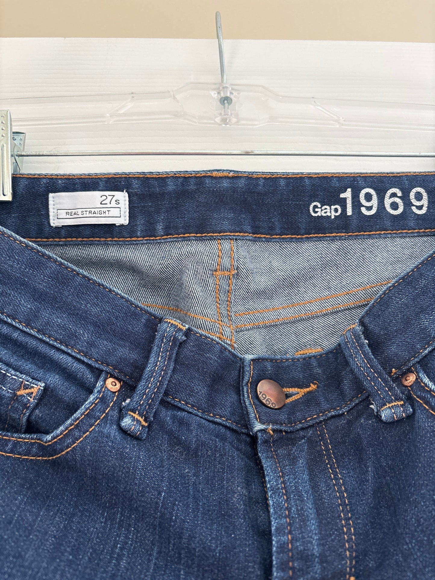 Seller #62 Women's Gap1969 Real Straight blue jeans sze 27s EUC