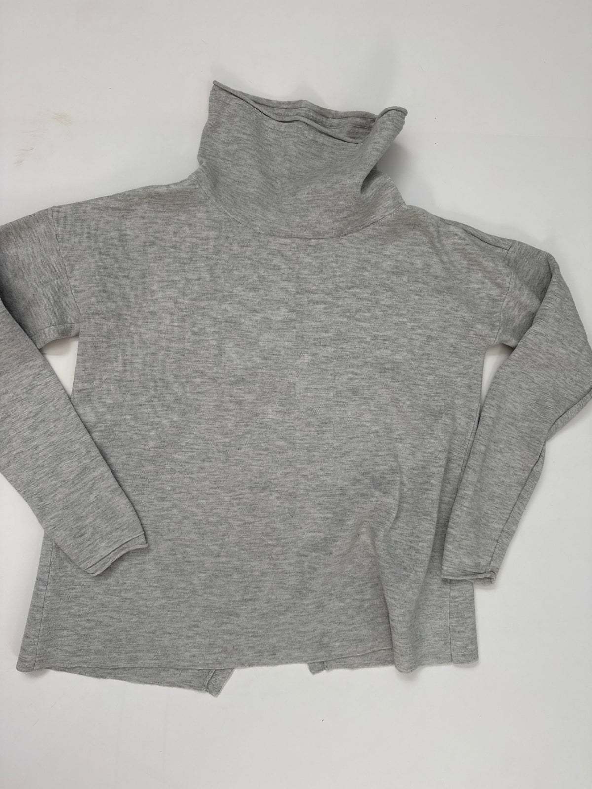 #64 Vineyard Vines Relaxed Turtleneck Sweater (split-hem back) SizeS