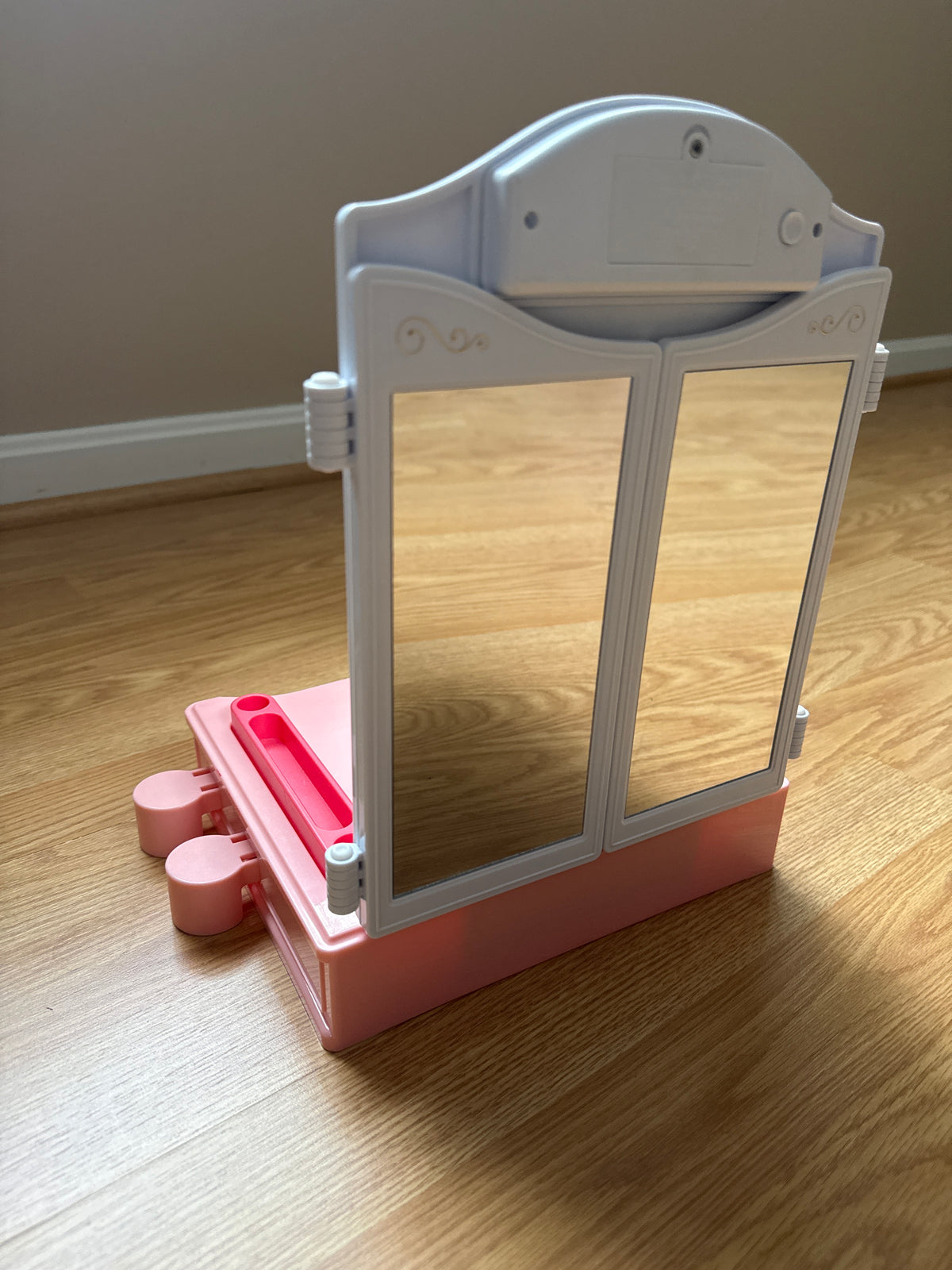 #87 FAO Schwartz pink lighted mirror