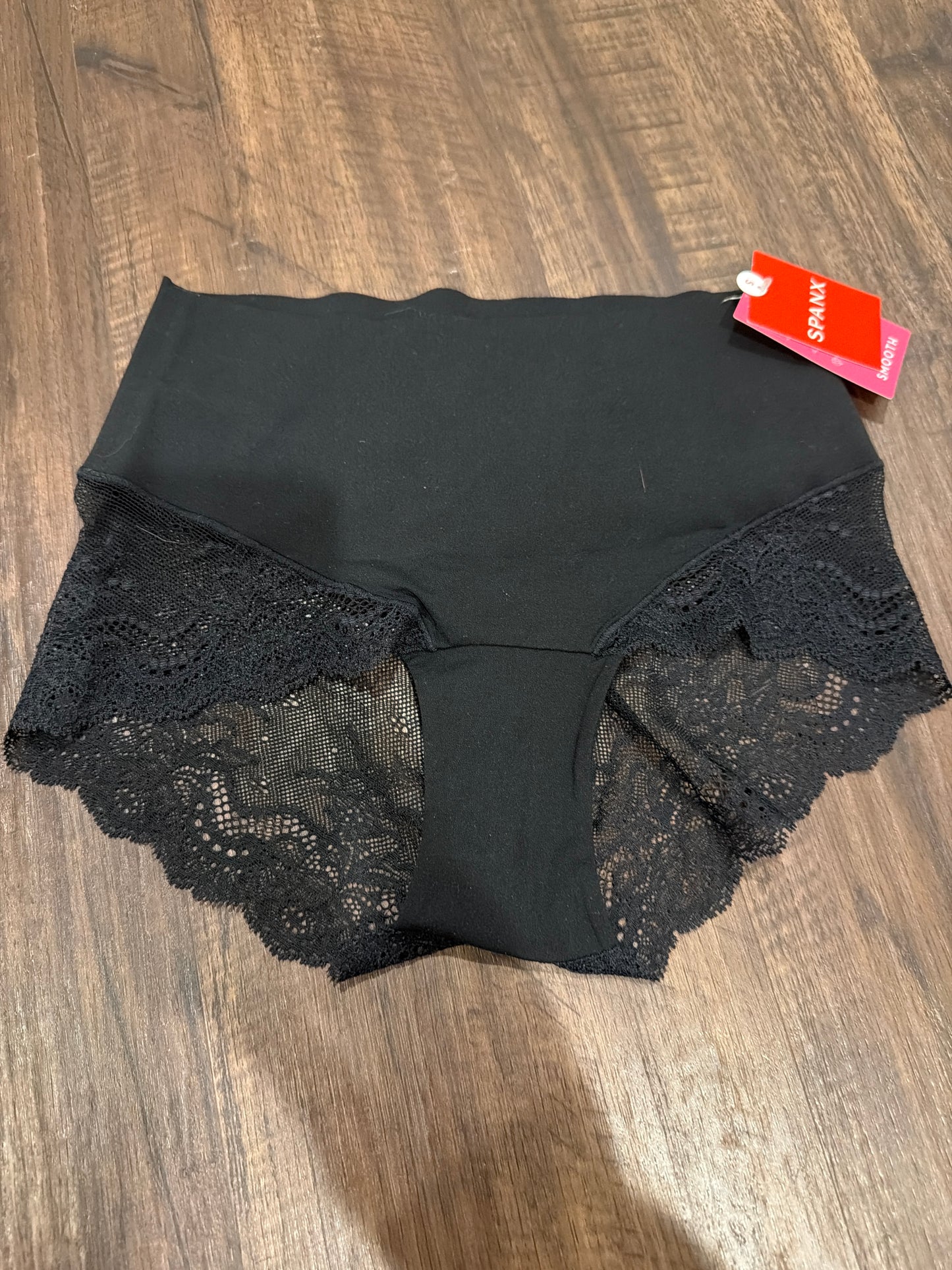 #107 nwt womens small Spanx underwear