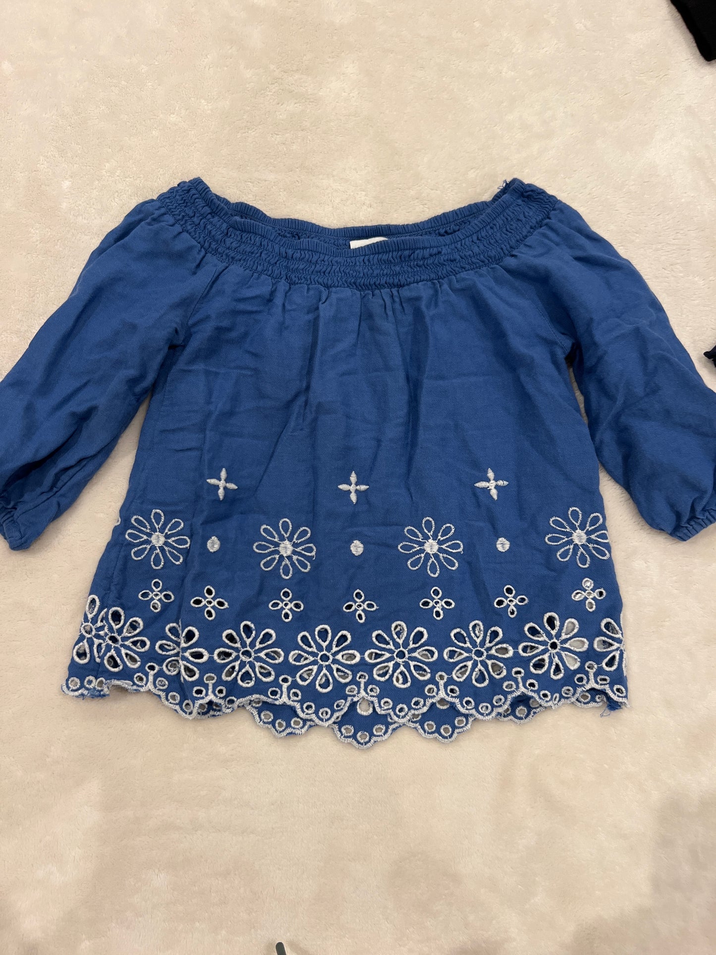 #92A Girls 5t oldnavy blue shirt euc