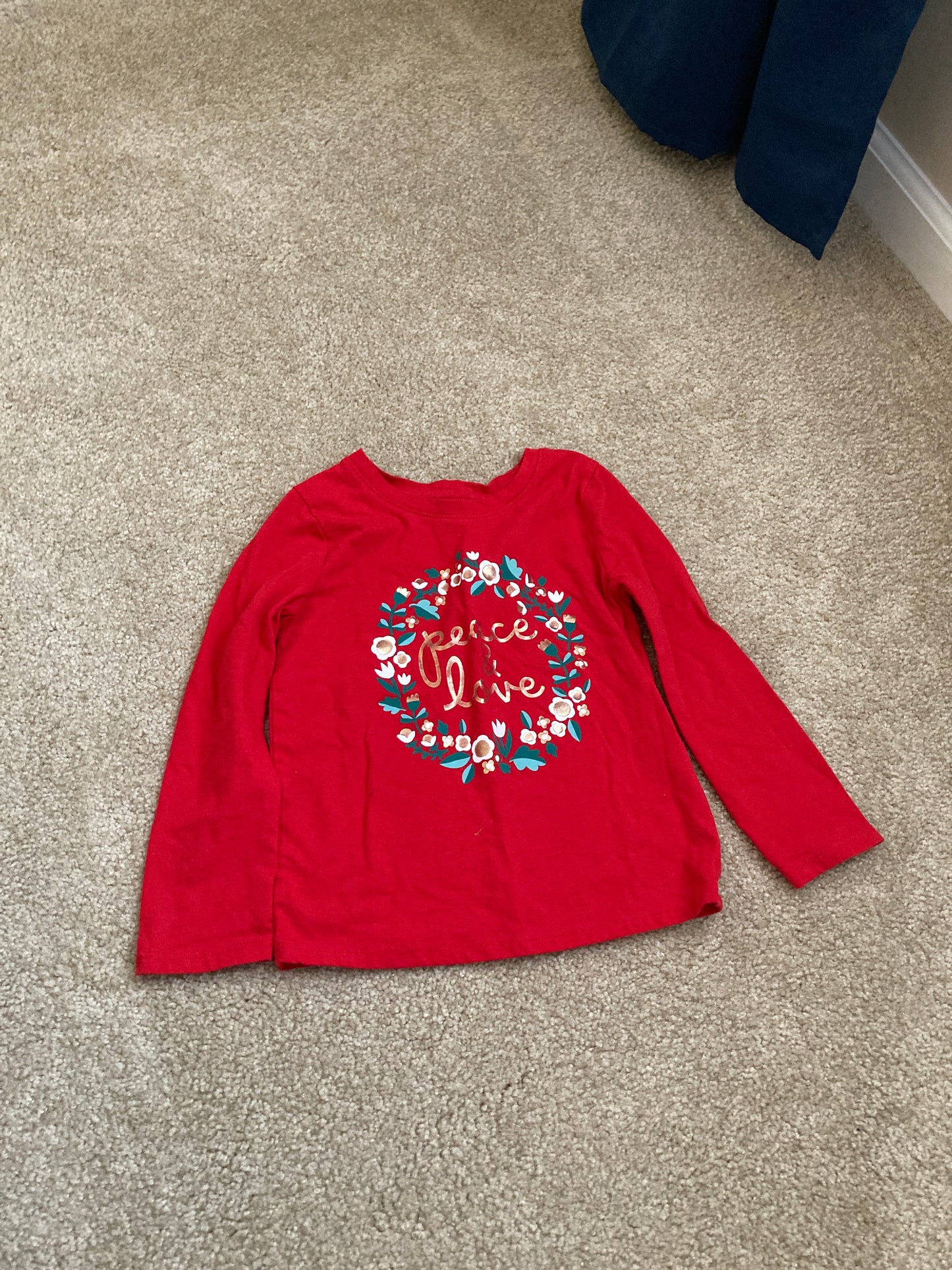 #54 4T Girls Cat & Jack Christmas shirt REDUCED