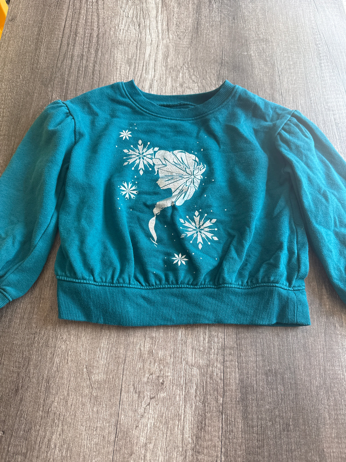 #145-  4T Elsa Sweater