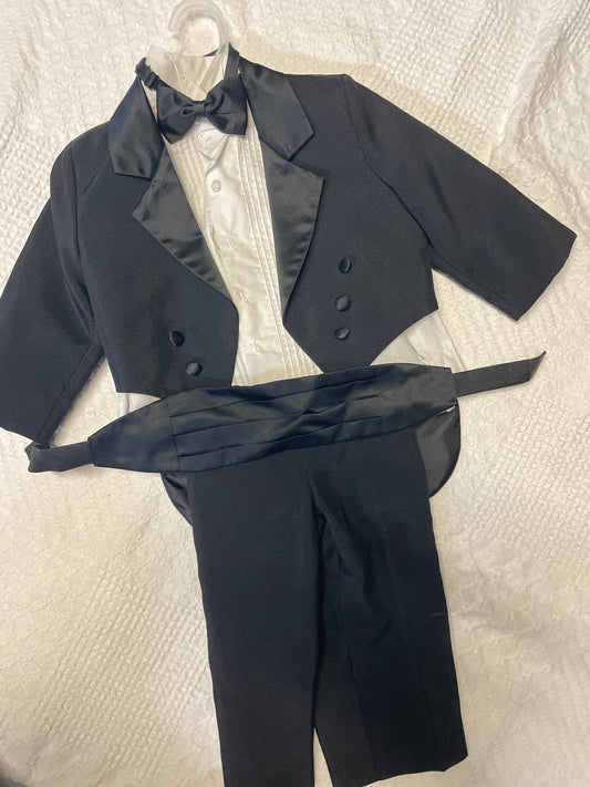 Seller #57 Boys 2t tux