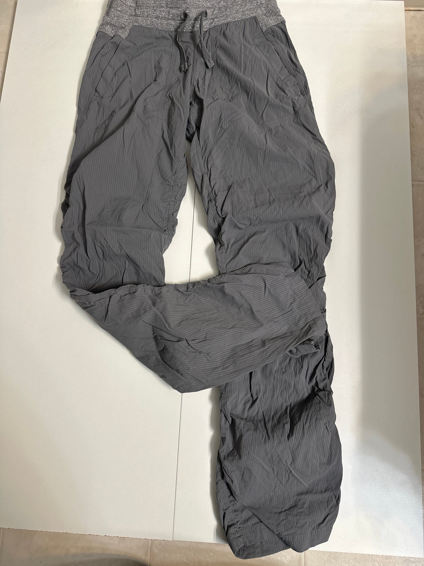 #133 Ivivva Lululemon for Girls Sz 12 Gray Dance Pants