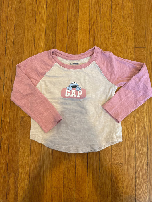 Seller #127 GAP girls shirt size 4T