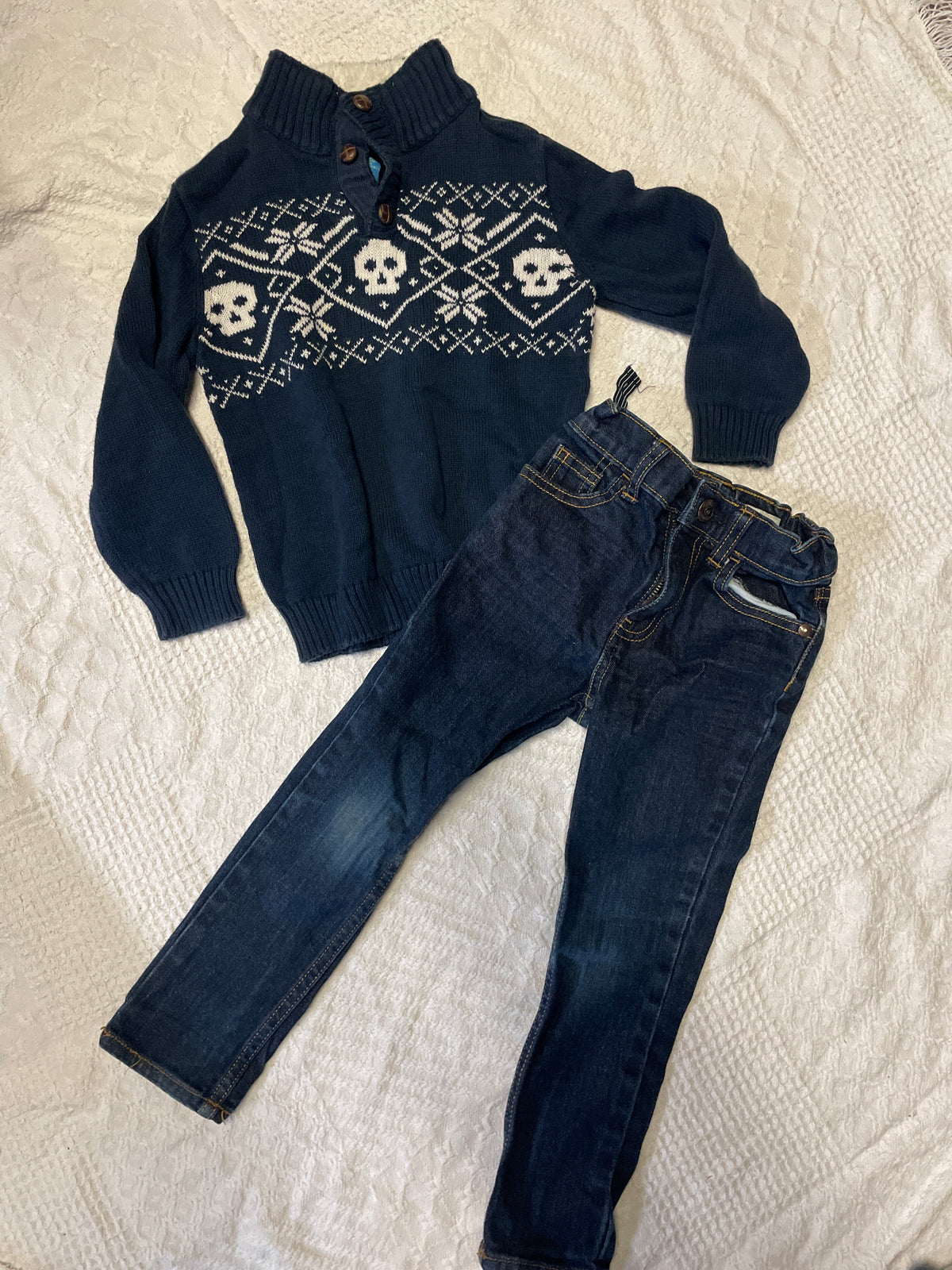 Seller #57 Boys 4t sweater and jeans