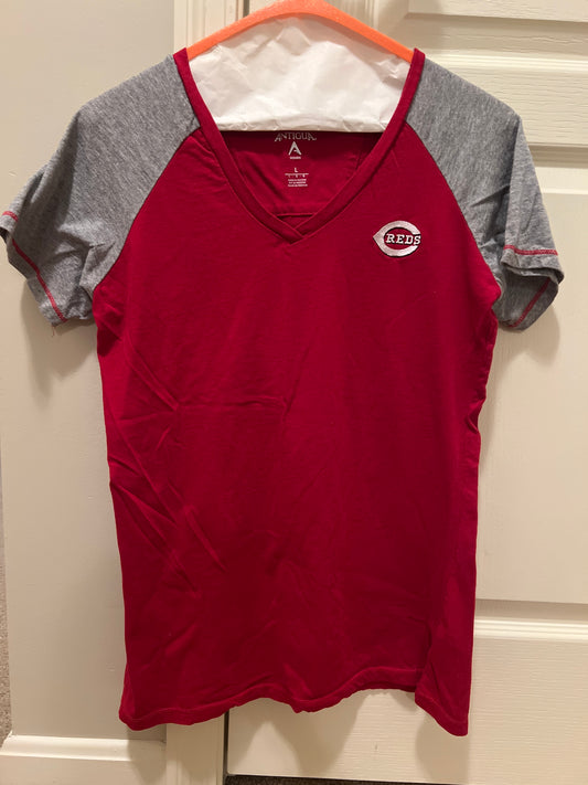 Women’s Antigua Cincinnati Reds tshirt size L