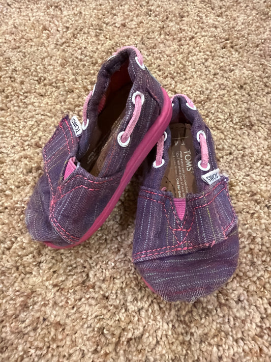 #47, girls shoes, Toms size 4