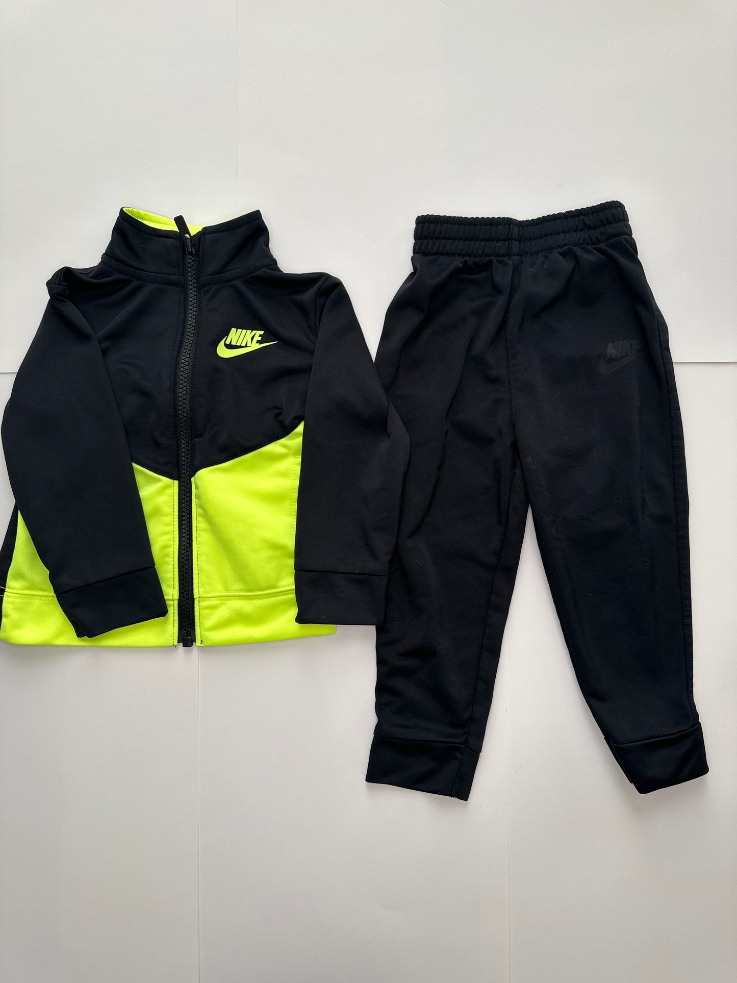 Nike Boys 2T Track Suit