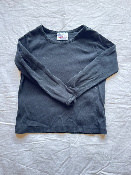 Seller 161, size 100 (4), GUC black Hanna tshirt
