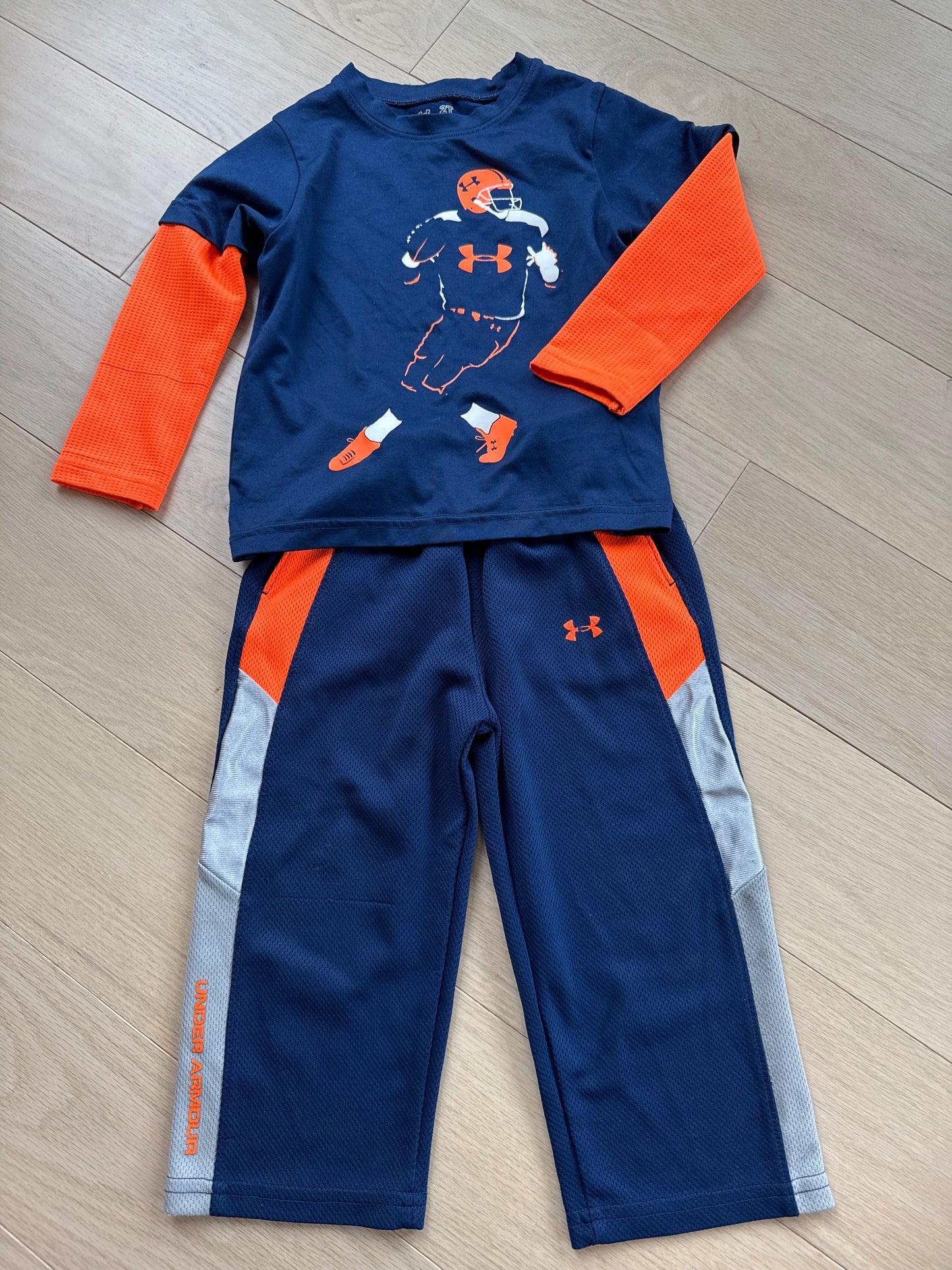 Seller #216 Boys navy Under Armour sweat pants with match shirt, sz 2T EUC