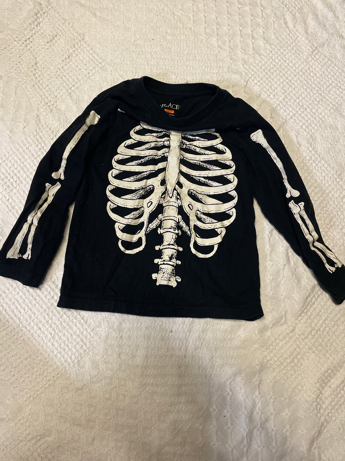 Seller #57 Halloween skeleton long sleeve shirt toddler XS (4)