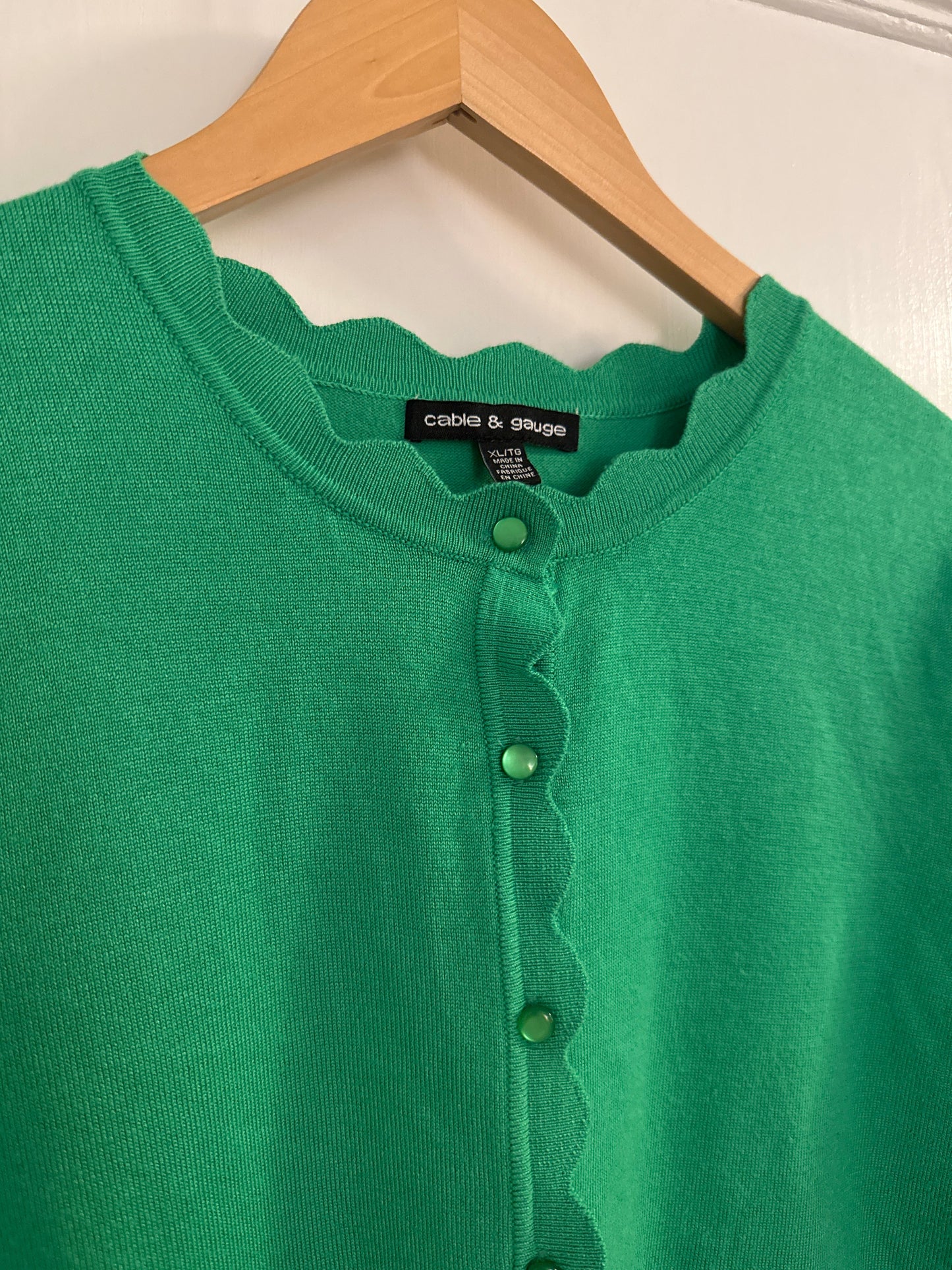 #152 - PRICE REDUCED Cable & Gauge Kelly Green Scalloped Cardigan – XL