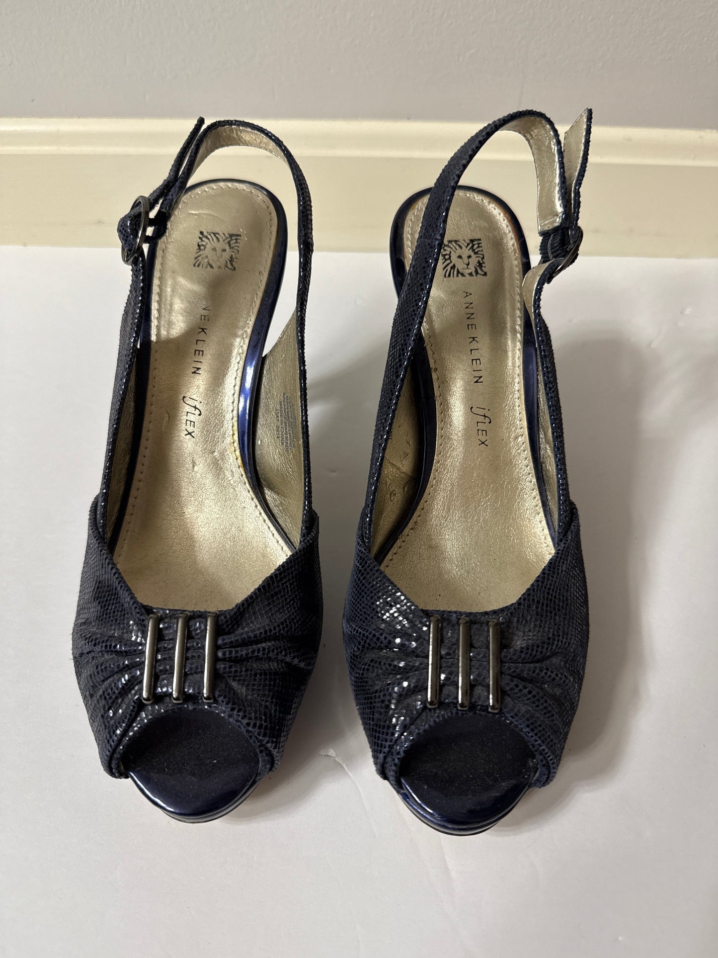 Seller #216, Women’s Anne Klein flex navy metallic heels, sz 8 EUC