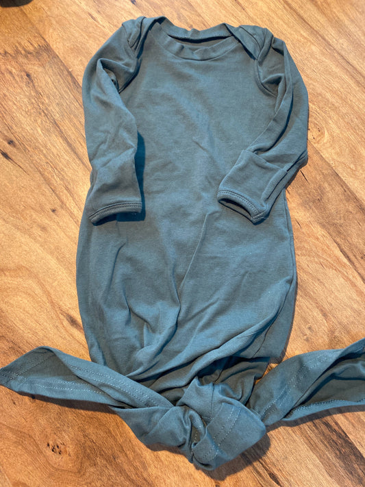Seller #86 *REDUCED* Gender neutral tie sleep sack (NEVER USED)