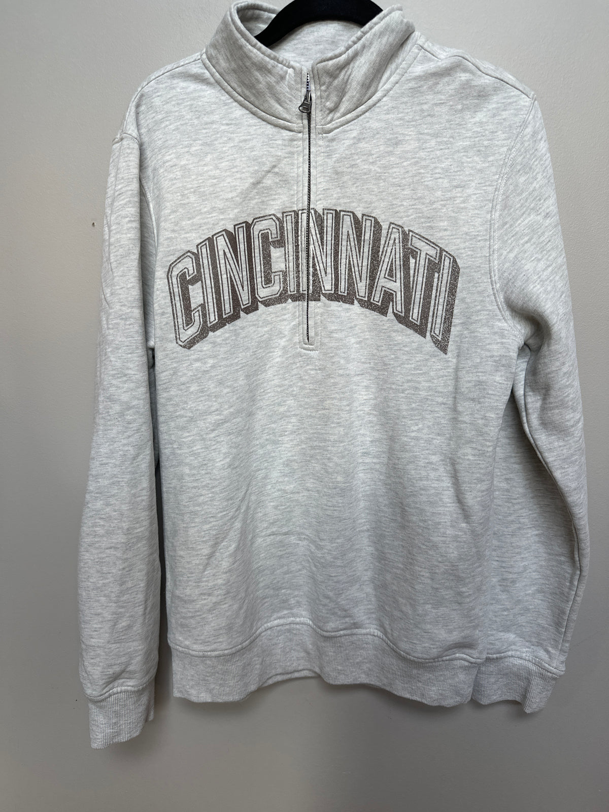 #130 Women’s Sz Small Cincinnati Quarter Zip