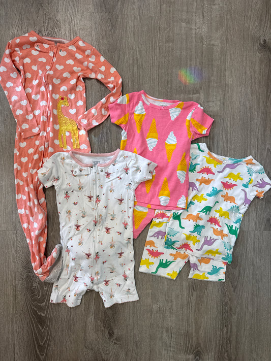 #149 Girls 4T Carter’s pajama bundle