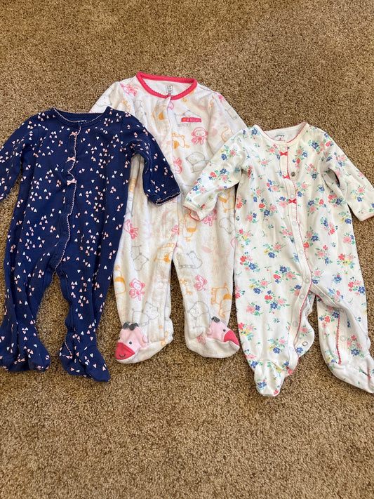 #47, girls 6mo Carter’s sleeper bundle