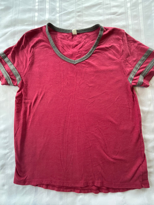 #57  Women’s Large tee VGUC
