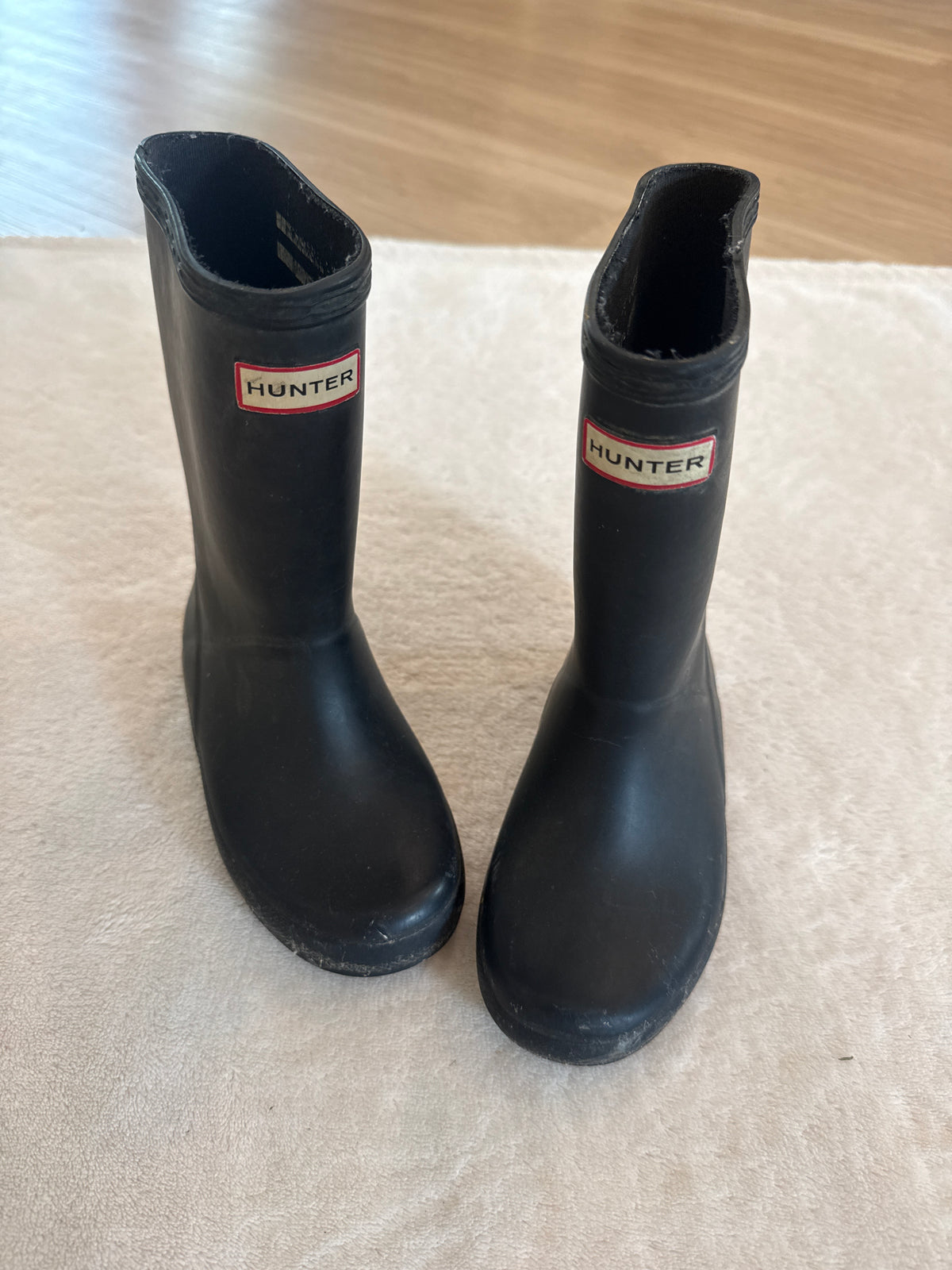 #81 Boys/Girls size 10 Hunter boots Dark Gray/Black