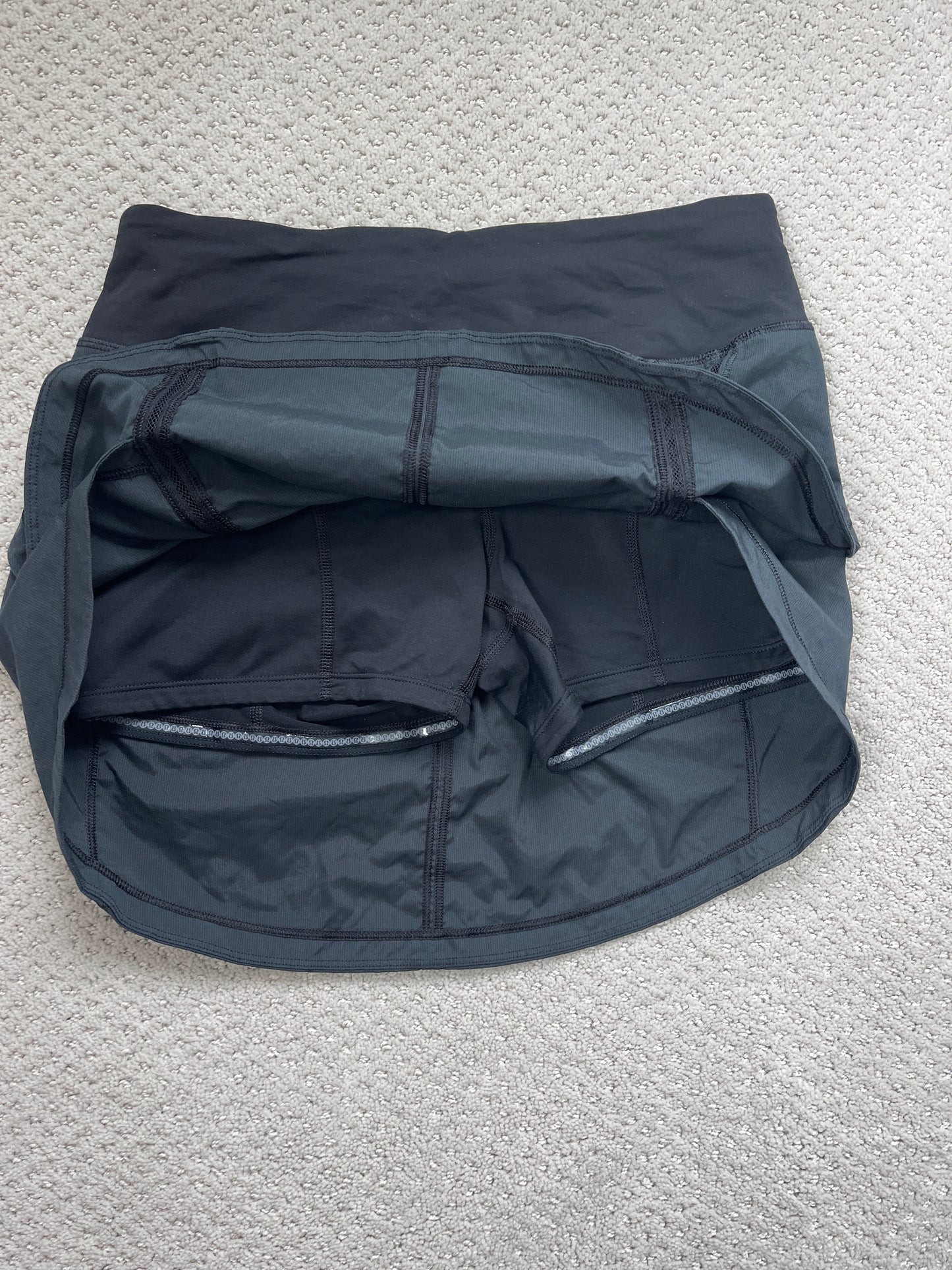 #40 Women's Lululemon Skort size 6 Tall
