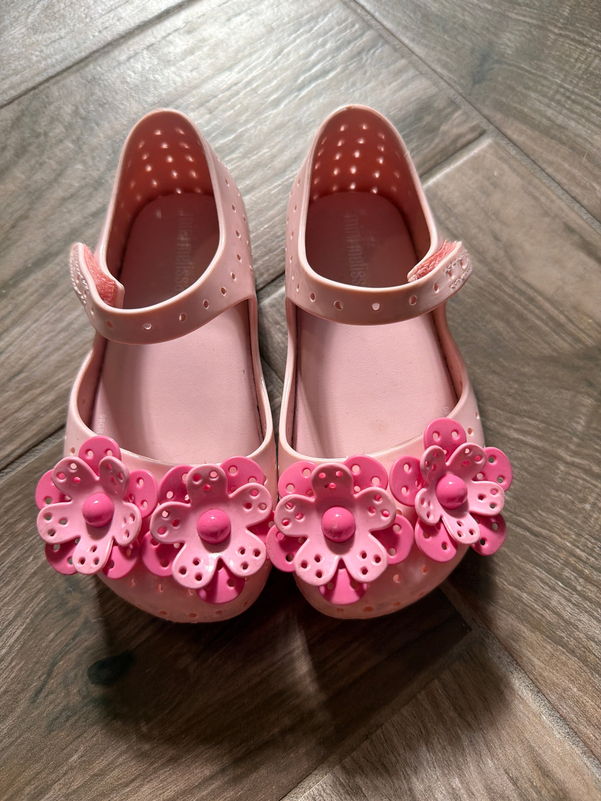 #198 Girls size 9 Mini Melissa shoes